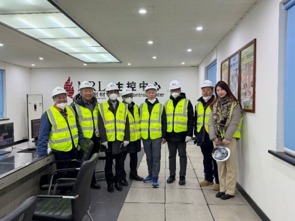 美濃窯業(yè)一行蒞臨我司考察交流</a>